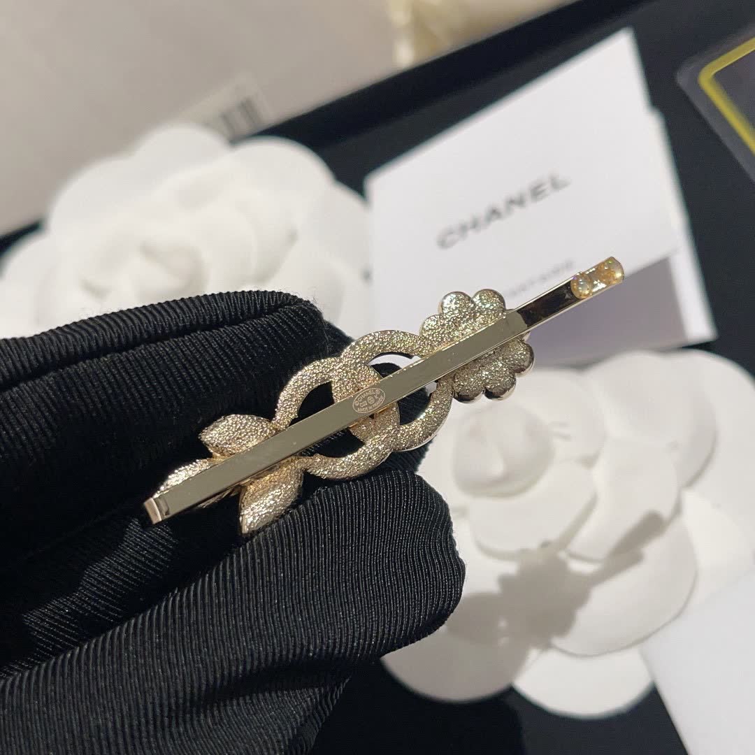 Chanel floral hair clip